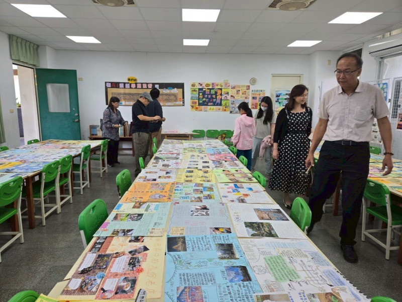 瑞穗國小除展出廣達基金會《游於藝》「筆墨行旅」，也舉行學生作品成果展。（瑞穗國小提供）
