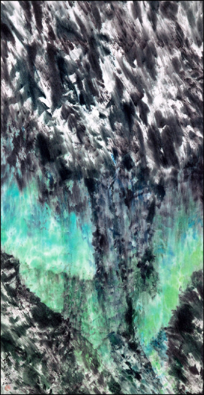 陳陽熙〈極光〉水墨、宣紙，137×69公分，2022。