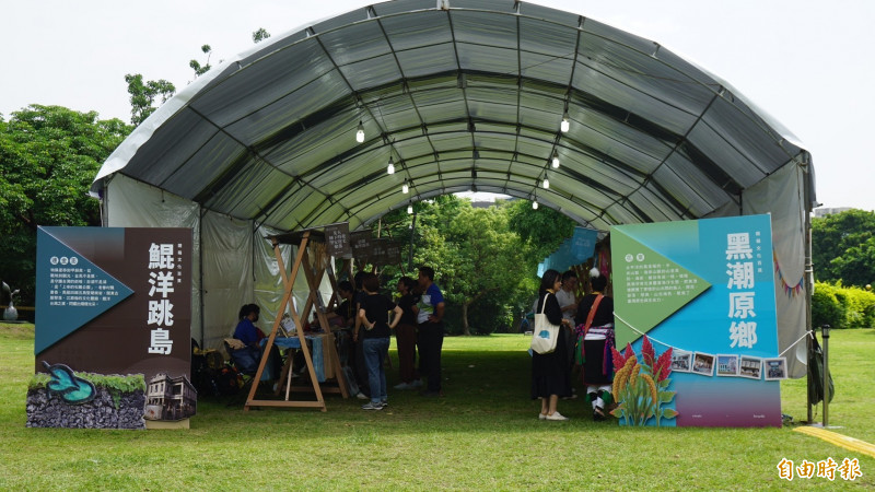 市集共區分6大區域主題分別為北北基宜的「淡蘭新都」、桃竹竹苗的「浪漫智城」、中彰投雲的「濁水沃土」、嘉嘉南高屏的「南國創域」、花東的「黑潮原鄉」及連金澎的「鯤洋跳島」。（記者董柏廷攝）