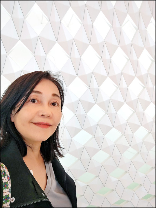 中央書局書店長鄭敏玲。