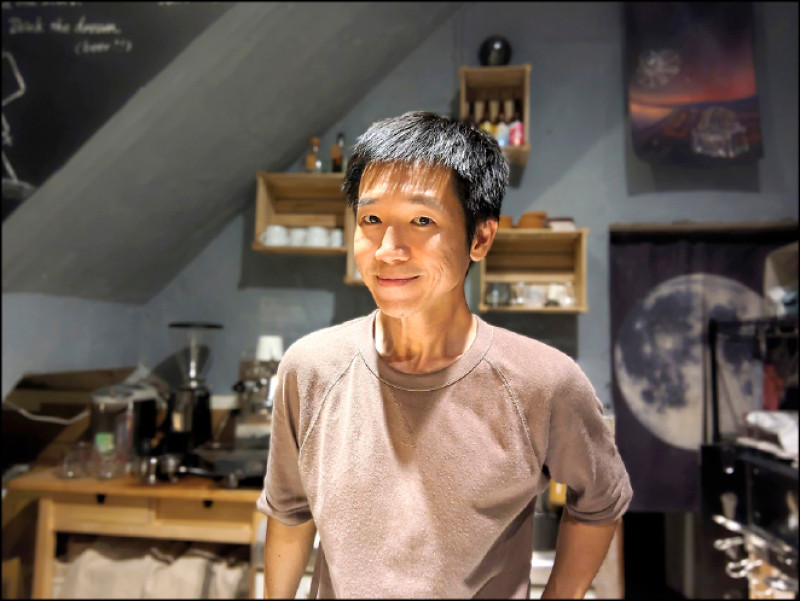 書店主人施逸昕。