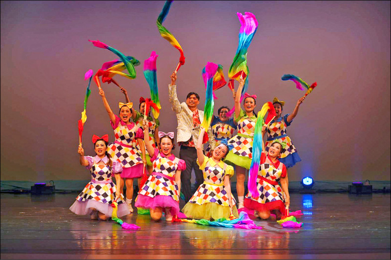 屏東戲劇人才培訓計畫第2期學員經過5個多月專業訓練，成果展演《阿猴我的家》。（屏東縣政府提供）