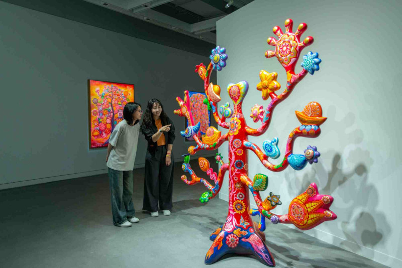 張立曄以天真與充滿幻想的方式，將原生藝術（Art Brut）的樸素色彩和無窮想像力烙印在創作裡。（高美館提供）