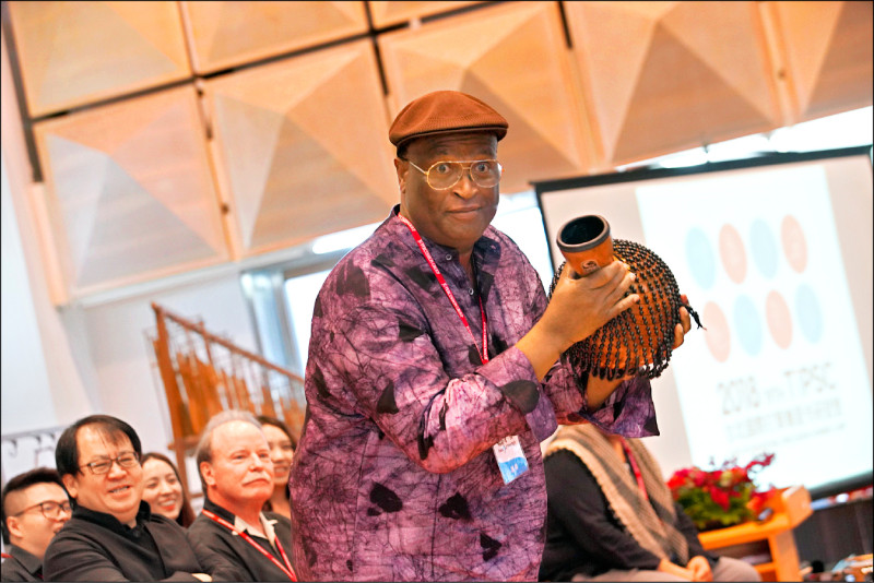 迦納組由迦納出身、現任教於美國的打擊樂家帕斯考‧揚擔任中介協調人。（朱團提供）