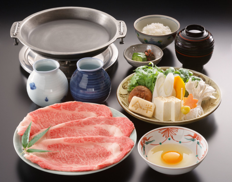 今夏人形町今半將首次登台，客座大倉久和大飯店重現經典壽喜燒原味。（人形町今半授權、大倉久和大飯店提供）