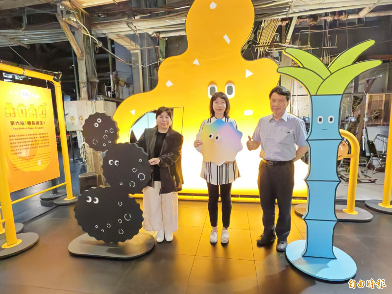 秉持最初的產業核心價值，十鼓文創園區推出「一粒糖的旅行」特展，引人矚目。（記者吳俊鋒攝）