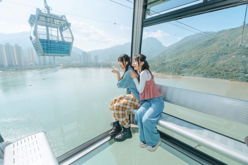 「昂坪360」共有21部全景車廂，帶給遊客難忘的搭乘體驗。（昂坪360提供）