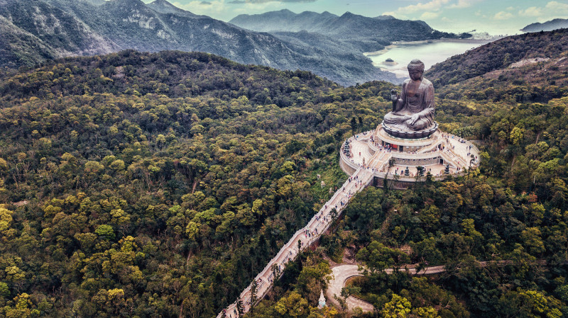 雄偉的天壇大佛是世界大2大露天青銅坐像，像身高達26.4公尺。（昂坪360提供）