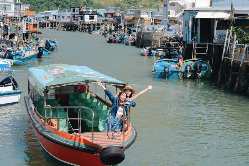 除了纜車體驗，昂坪360更推出多樣化的大嶼山行程，想自由遊覽可選擇「大澳通」套票。（昂坪360提供）