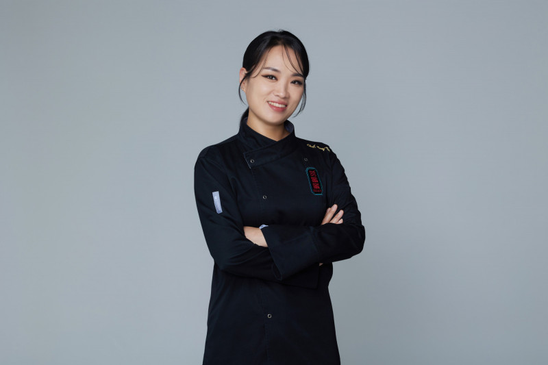 今年以「美食」為主題，邀請《黑白大廚：料理階級大戰》白湯匙主廚鄭智善帶來港點料理秀。（韓國觀光公社提供）