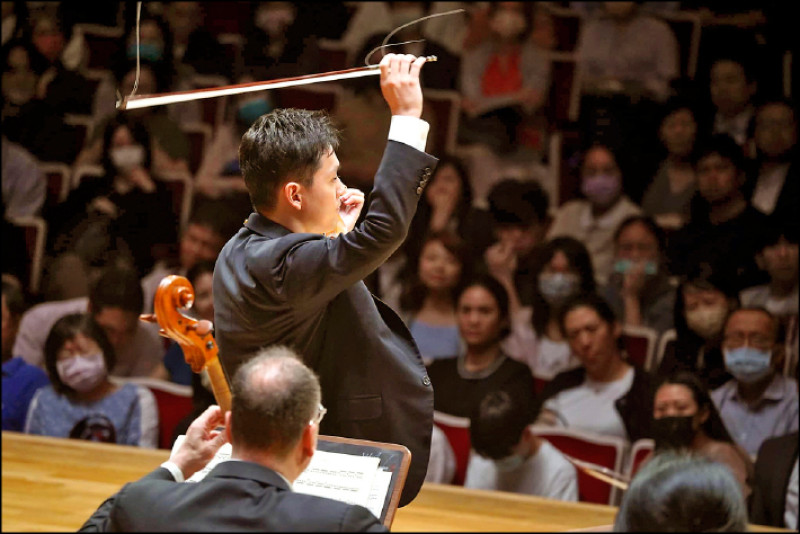 「這是一次極大的挑戰。我希望透過這個系列計畫，帶領聽眾走進這些作品，感受到不同風貌的音樂世界。」──曾宇謙