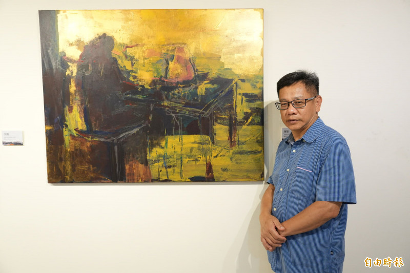 呂和謙作品《背影》涵蘊童年的遺憾與對母愛的思念。（記者歐素美攝）