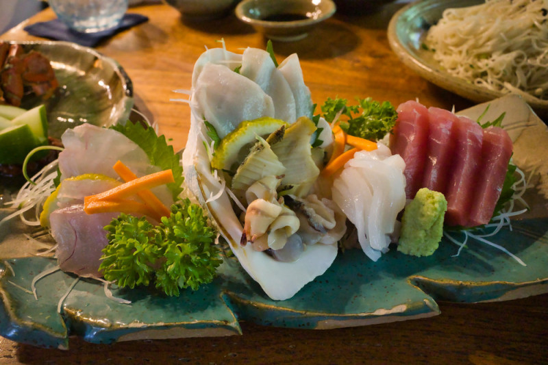 石垣島的美食有海鮮及石垣牛等。（華航提供）