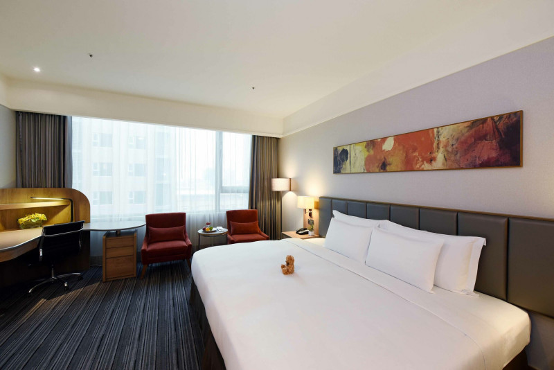 福容桃園機場捷運A8店9週年慶住房特別回饋，限量推出精緻客房每晚感恩價。（福容大飯店提供）