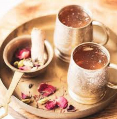 克什米爾香料茶，由精緻綠茶與番紅花、肉桂、小荳蔻等混合而成。（ITA提供）