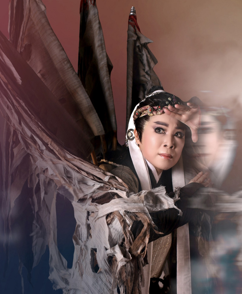 《叁拾號夢．戲神養成記》揉合歌仔戲、音樂劇與當代表演元素。（傳藝中心提供）