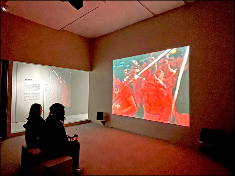 馬克．萊基〈Fiorucci 讓我變硬派〉單聲道錄像，15分15秒。1999。