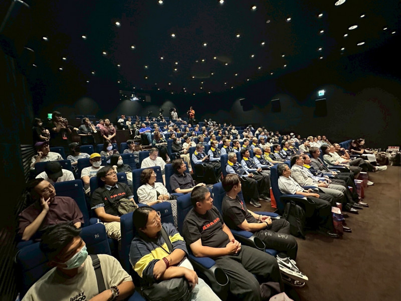 《匠師與信仰》紀錄片今天在台北首映，內容感動觀影者。（屏東縣政府提供）