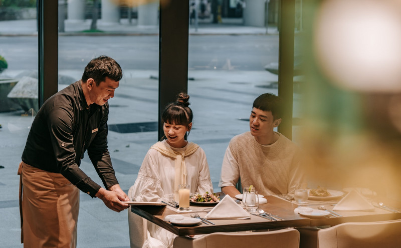 無微不至的貼心服務打動人心，也是吸引消費者再度上門的秘訣。（老爺酒店集團提供）