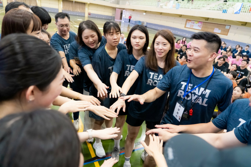 老爺員工運動會超過200位員工參與，年齡橫跨三個世代，另有多名外籍員工熱情投入。（老爺酒店集團提供）