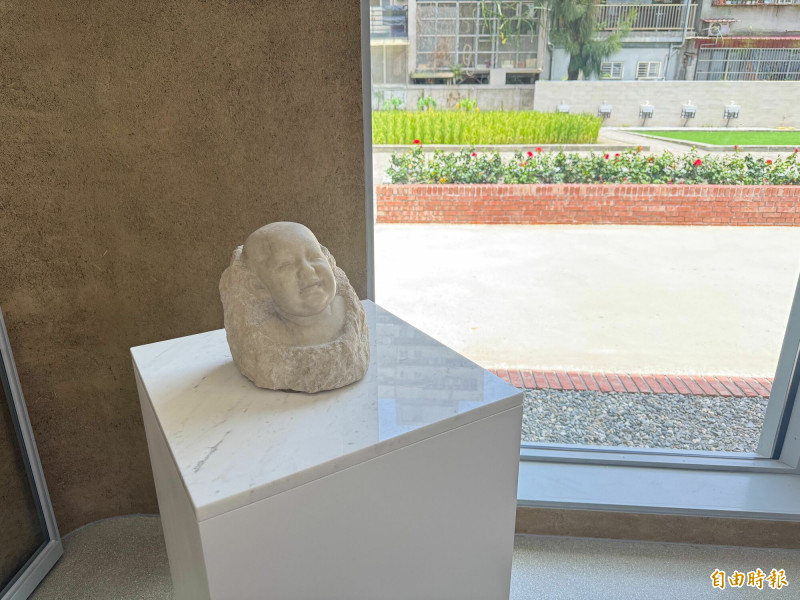 黃土水珍貴作品「男嬰」。（記者孫唯容攝）