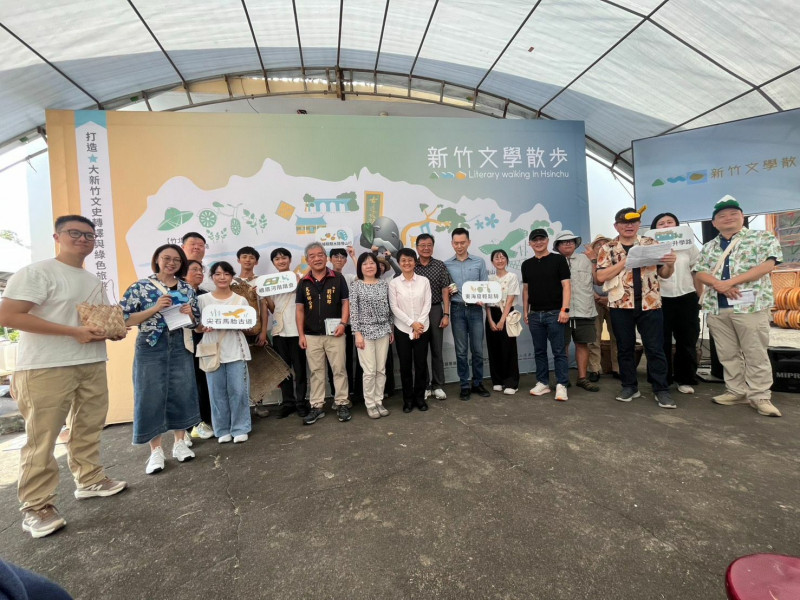 「新竹文學散步」計畫第二期5條新路線，包括頭前溪下游的「溪流散步」、橫山的「聚落散步」及關西的「小鎮散步」等。（記者廖雪茹攝）
