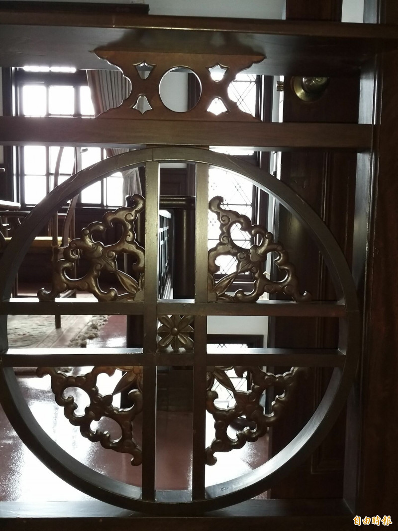 日治時期的北埔客籍匠師鍾娘德司阜，是新竹地區著名的大木匠師，縣定古蹟姜阿新洋樓的大木結構就是出自鍾娘德之手。（記者廖雪茹攝）