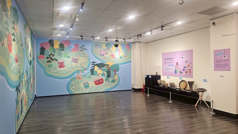 新北市新莊文藝中心於即日起至7月27日舉行「新莊响仁和鼓文化特展」，展出各國的鼓與藝術家作品。（新北市文化局提供）