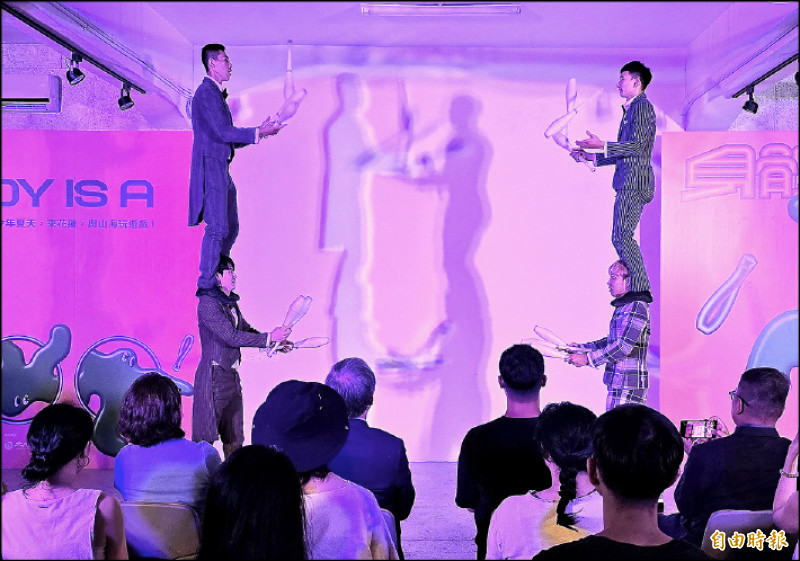 FOCASA馬戲團在「身體藝術節」宣告記者會演出。（記者凌美雪攝）