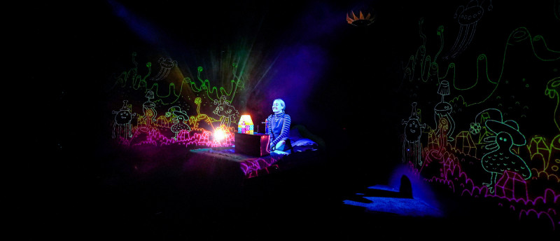 《閃閃星》打破傳統敘事邏輯，從視覺、感官與遊戲出發。（北藝中心提供）