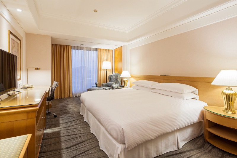 「今夏最涼．三天兩夜」住房專案，歡迎爸爸們來精緻客房好好休息。（瓏山林台北中和飯店提供）