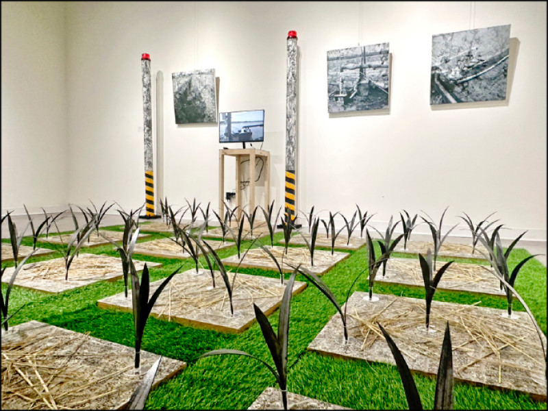 「凝度風景」意在強調藝術家面對外在世界時的專注凝視，突破筆墨框架探索水墨可能性。圖為蔡文汀〈凝視土地記憶系列3〉（2025）。（台北市藝文推廣處提供）