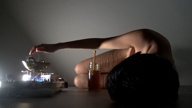 林安琪，〈她可能來至__社〉影片截圖。（國美館提供）