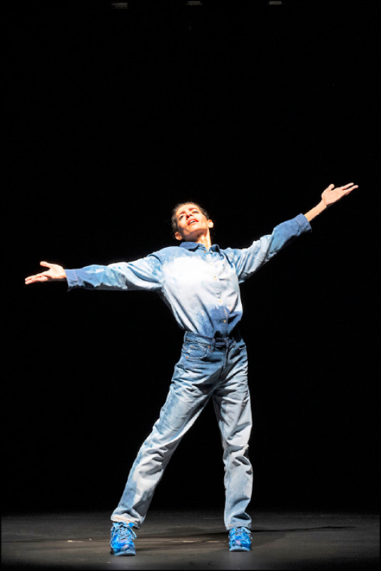 《此時此地》劇照。