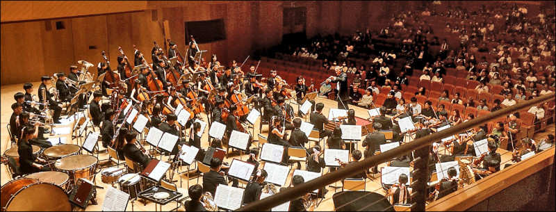 NSYO成立第3年就登上國際級規格的音樂殿堂橫濱港未來館音樂廳演出。（NSO提供）