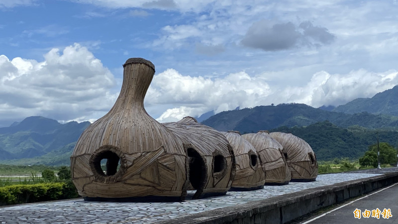 水保署台東分署今年特別舉辦「縱谷大地藝術季《大地之眼》攝影比賽」，歡迎大家一起尋訪縱谷的藝術風景與感動。圖為今年的作品〈時光列車〉。（記者周幸叡攝）