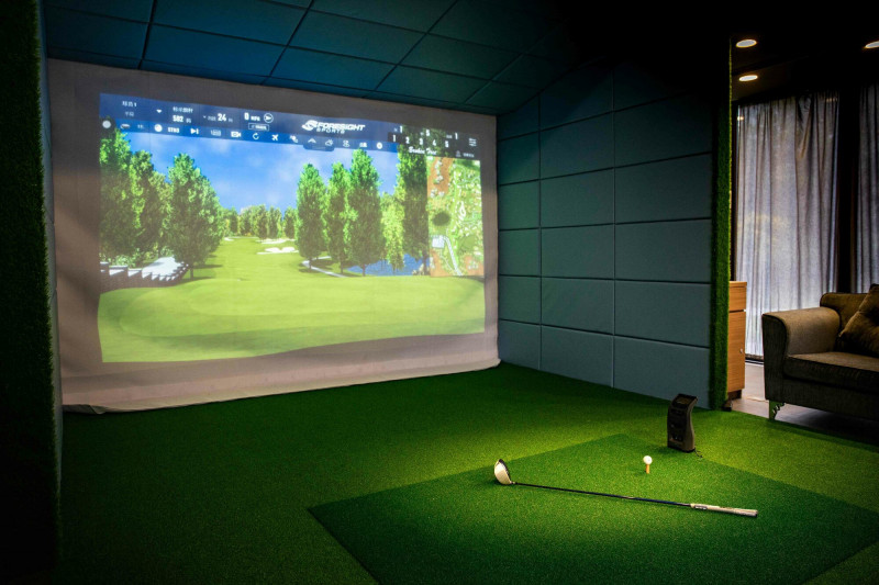 Villa入住專案也可選擇體驗虛擬高爾夫。（綠舞國際觀光飯店提供）