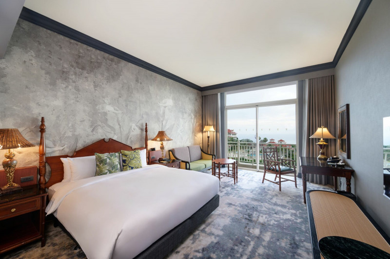 遠雄悅來大飯店「感謝國軍 向英雄致敬」，推出限時住房專案，再加碼升等房型。（遠雄悅來大飯店提供）