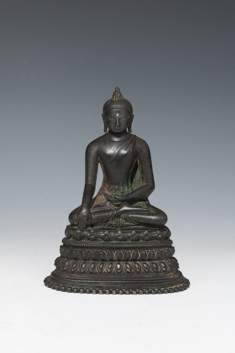 今年大會特別策展企畫「璀璨之賞─海內外重要藏家精品特區」，圖為〈帕拉銅嵌銀釋迦牟尼佛〉。（台北文華藝術博覽會提供）