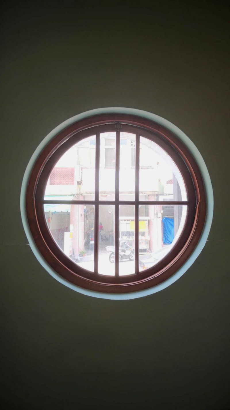 南投縣文化局舉辦古蹟日行動博覽會活動，以「窗櫺」為展覽主軸。（南投縣文化局提供）