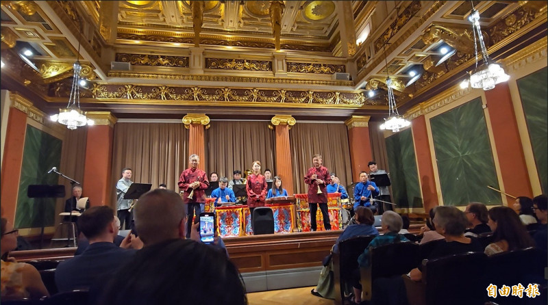 台灣客家八音在維也納演出大受歡迎。（記者凌美雪攝）