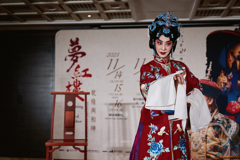 京劇小天后黃宇琳飾王熙鳳。（國光劇團提供）