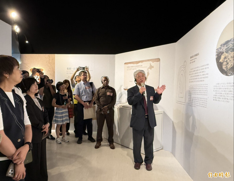 集結海內外多個重量級單位珍貴館藏於同場展示。（記者羅國嘉攝）