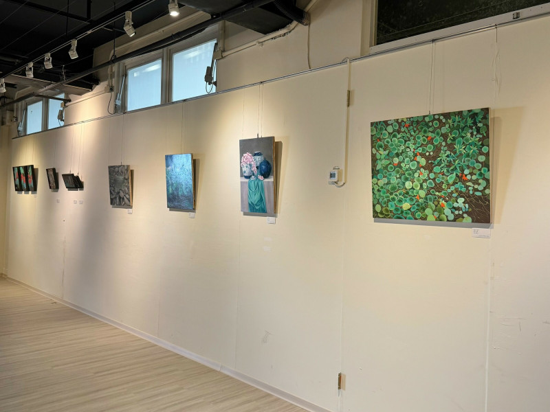 李洋的漆畫作品在台東生活美學館展出。（李洋提供）