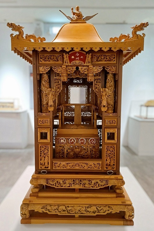 永川大轎的文轎外觀儒雅秀氣，宛若一座小型宮廟。（南市觀旅局提供）