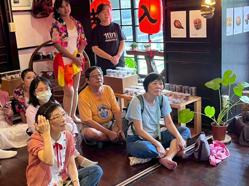 重新詮釋客家「照顧」智慧，「香氣展｜氣味的魔法」15日造橋驛站開展。（山線百年客家輸出提供）