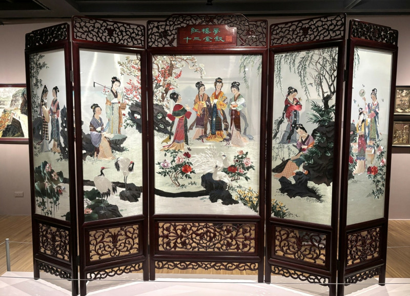 巨幅刺繡挑戰《紅樓夢》鐵粉！「12金釵命運符號」你猜得出誰是誰