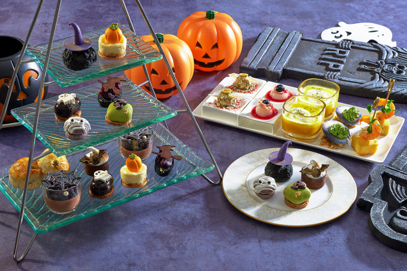「萬聖節雙人下午茶」以創意造型與秋日風味詮釋節慶氛圍，從鹹點到甜品都暗藏巧思。（JR東日本大飯店台北提供）