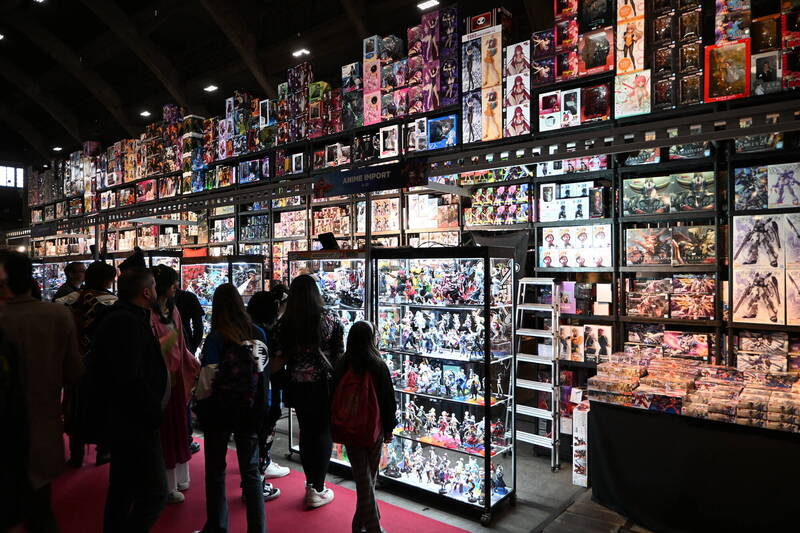 布魯塞爾最大的亞洲動漫盛會「亞洲製造」，吹著濃濃的日本風，現場展出大量日本動漫角色公仔。（吳柏緯攝，中央社提供）