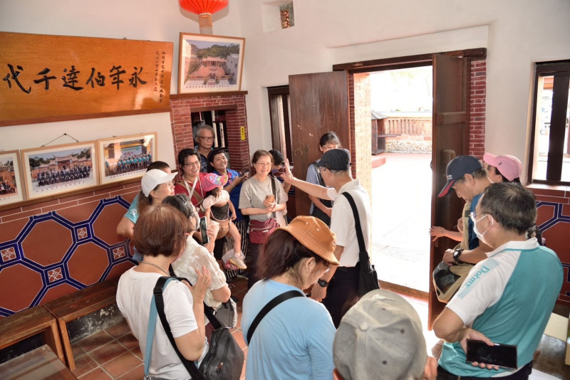 「市定古蹟德馨堂‧走讀文化祭」將安排專人介紹德馨堂的歷史背景。（資料照，桃園市政府提供）